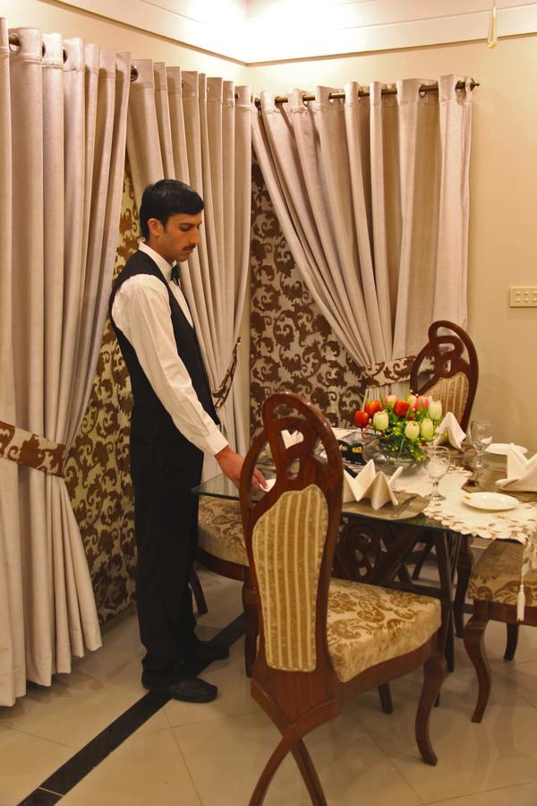 Safari Club 4 Otel Rawalpindi Dış mekan fotoğraf